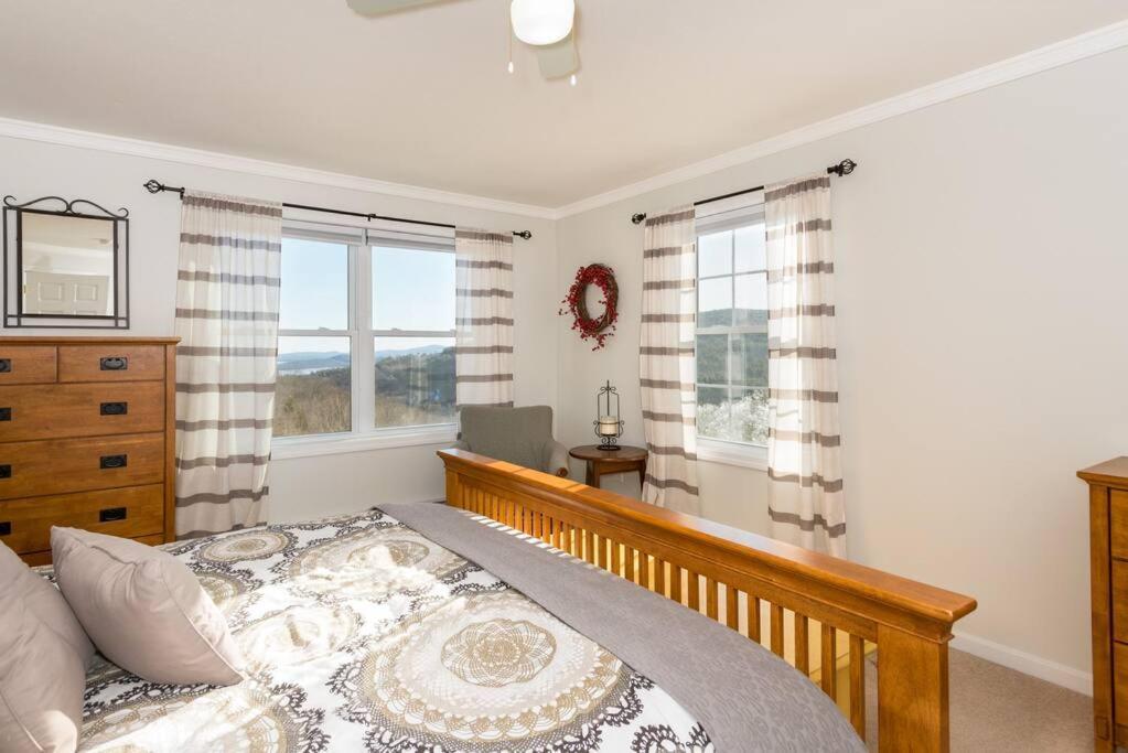 Fun & Fabulous Getaway Villa Gilford Exterior photo