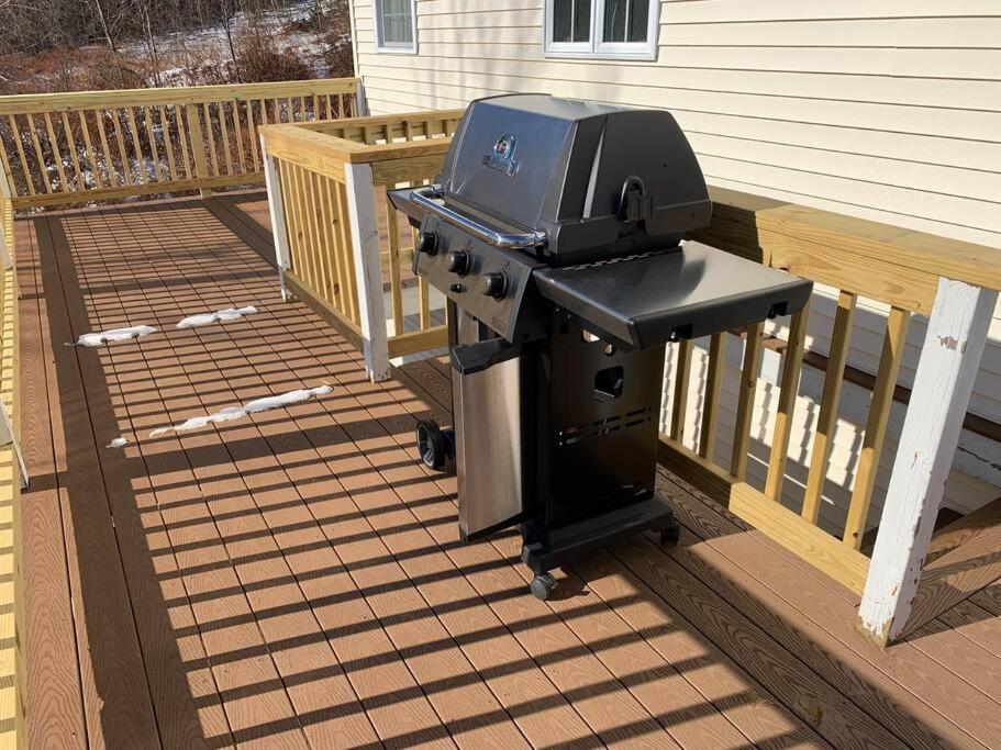 Fun & Fabulous Getaway Villa Gilford Exterior photo